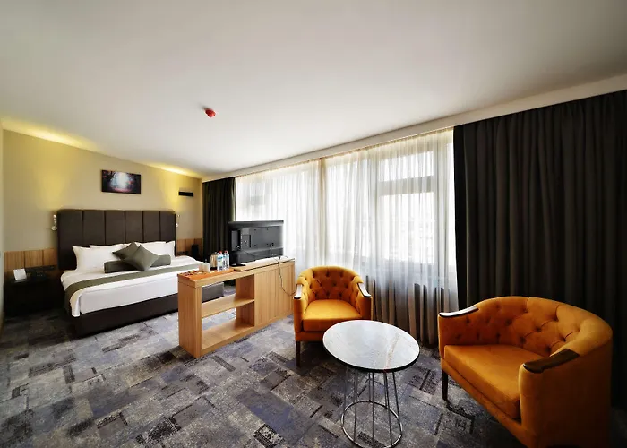 Western Center Otel 4*